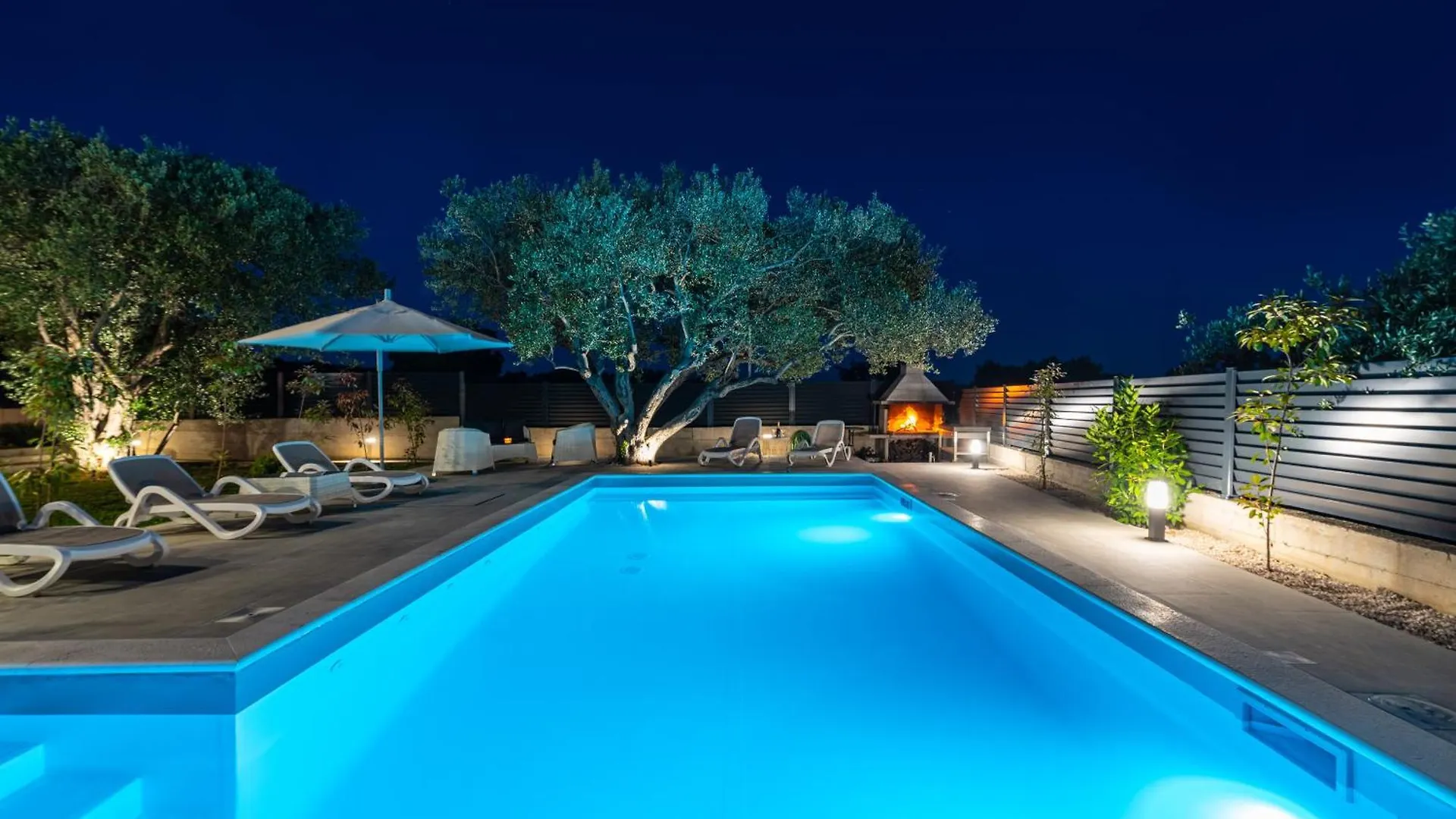 Apartment Vista Mare 1 With Heated Pool スベティ・フィリップ・イ・ヤコブ クロアチア